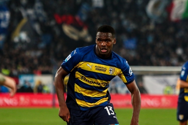 更展现了球 更展现了球