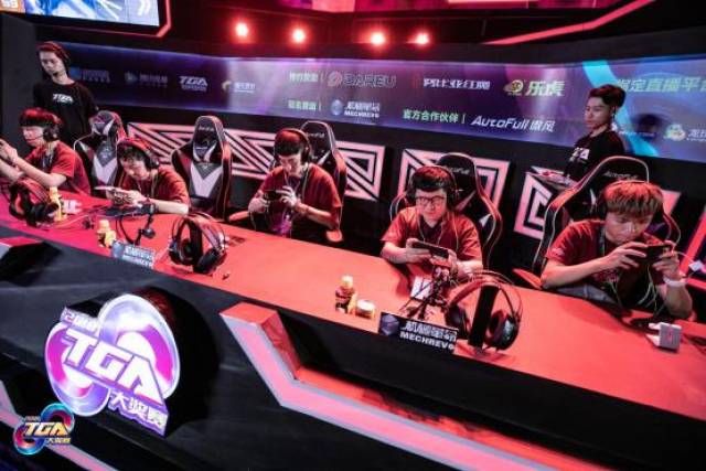 队正在积极 队正在积极